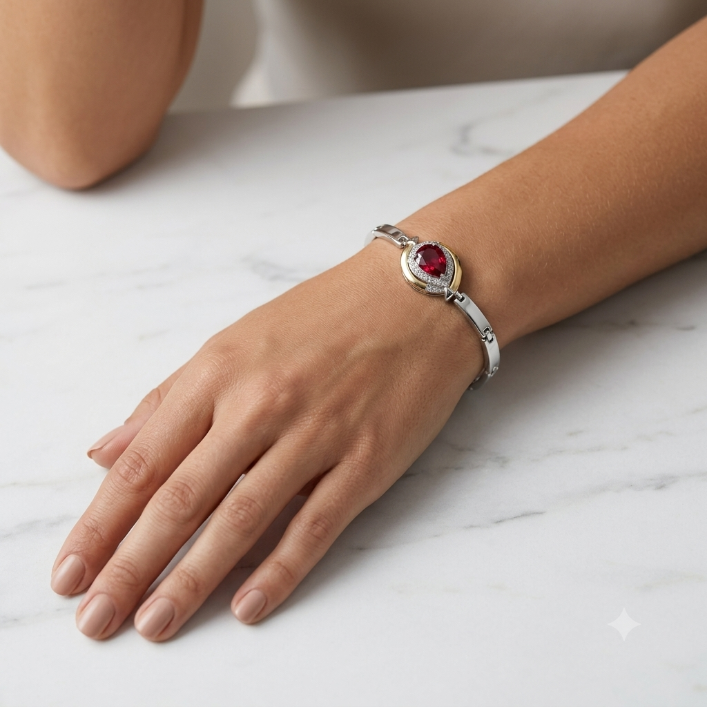 Pulseira Feminina Prata com Pedra Gota Vermelha e Detalhe Dourado Cravejado - Imagem 3