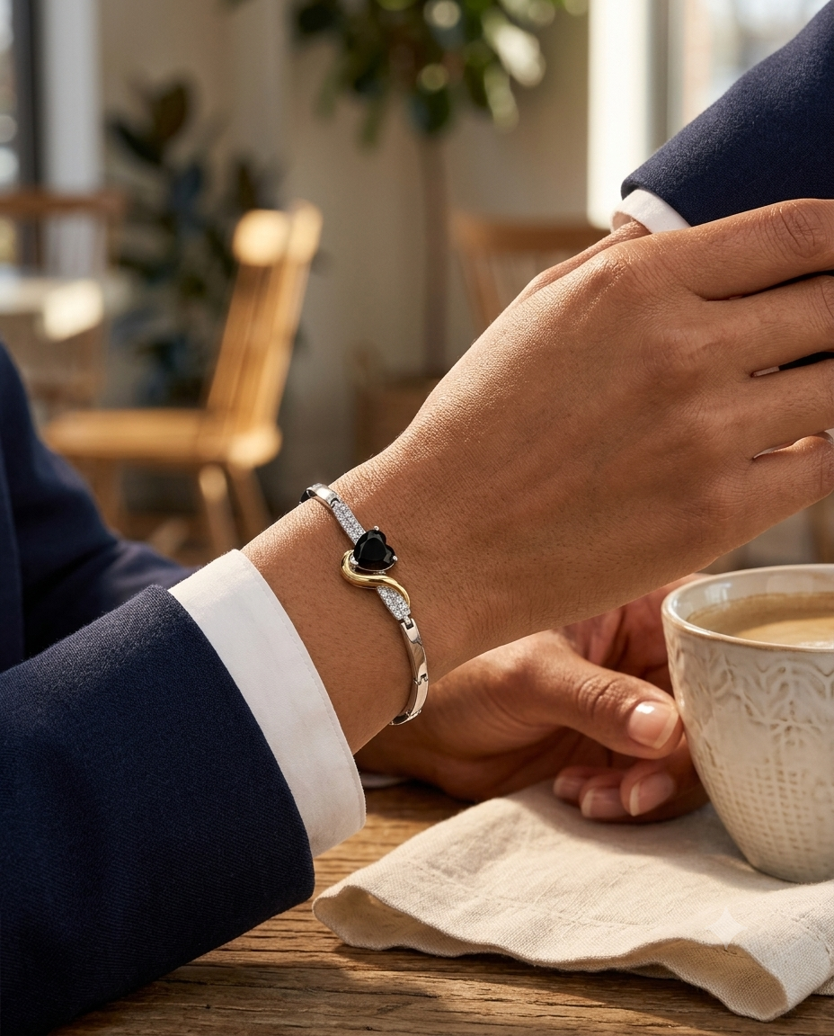 Pulseira de Prata 925 Coração Negro em Zircônia com Detalhe Dourado - Imagem 3