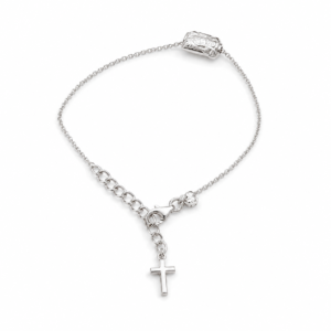 Pulseira Prateada com Pingente de Cruz e Detalhe Central Trabalhado