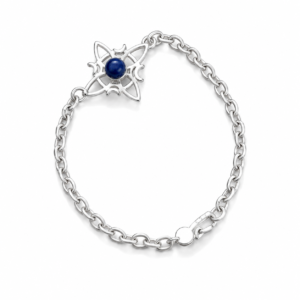 Pulseira Prateada com Ornamento Vazado e Detalhe Central Azul
