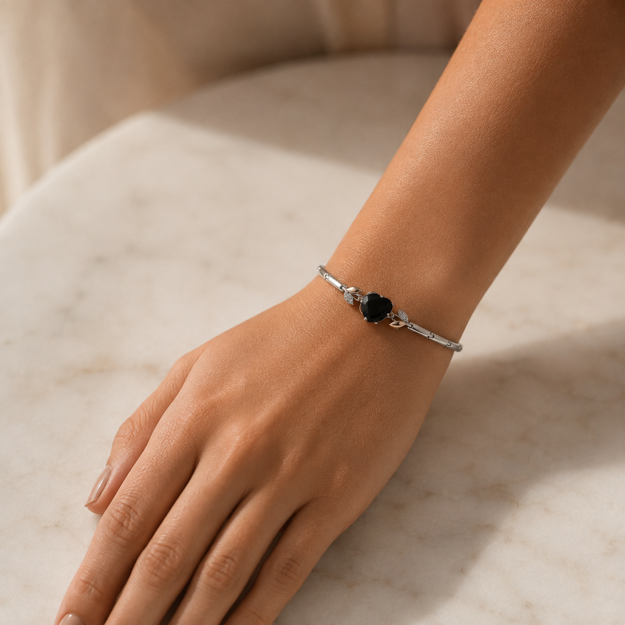 Pulseira Prata com Coração Verde e Detalhes Folha Bicolor - Imagem 2