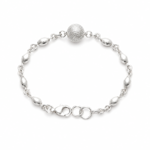 Pulseira Prateada com Esfera Central Texturizada e Detalhes Ovais