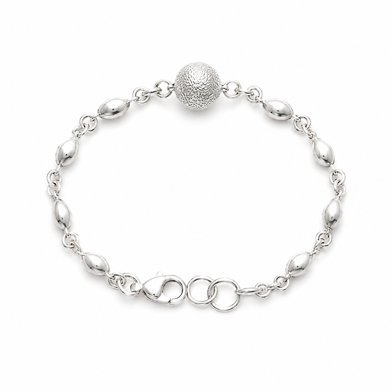 Pulseira Prateada com Esfera Central Texturizada e Detalhes Ovais