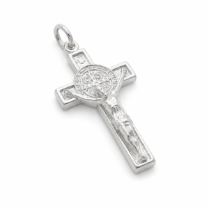 Pingente Crucifixo de São Bento em Prata com Cristo em Relevo