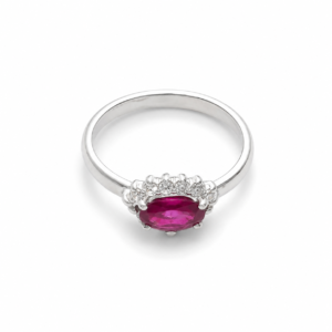 Anel de Prata com Pedra Oval Rosa e Detalhes em Pedras Claras